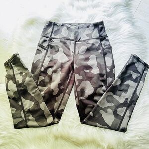 NWOT Zella High Waist Pockets Camo Leggings, 8-10